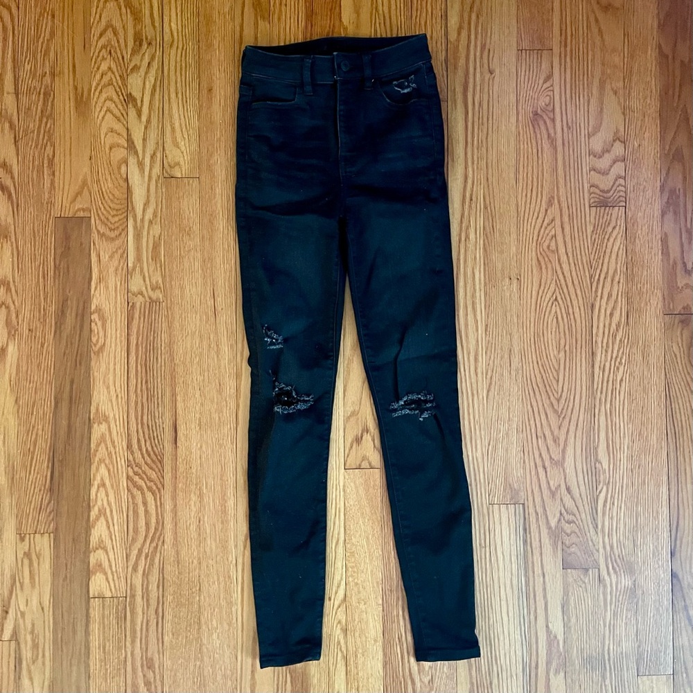 Black distressed american eagle jegging